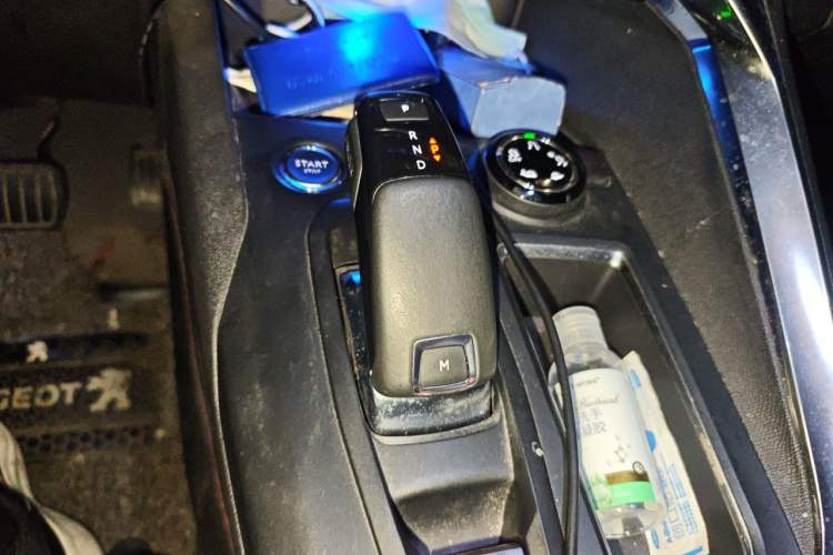 Used Peugeot 4008 2017 350THP Luxury Edition Gear Lever