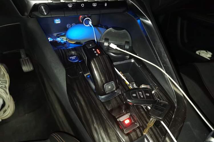 Used Peugeot 4008 2017 350THP Elite Edition Gear Lever