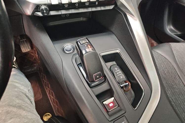 Used Peugeot 4008 2017 350THP Elite Edition Gear Lever