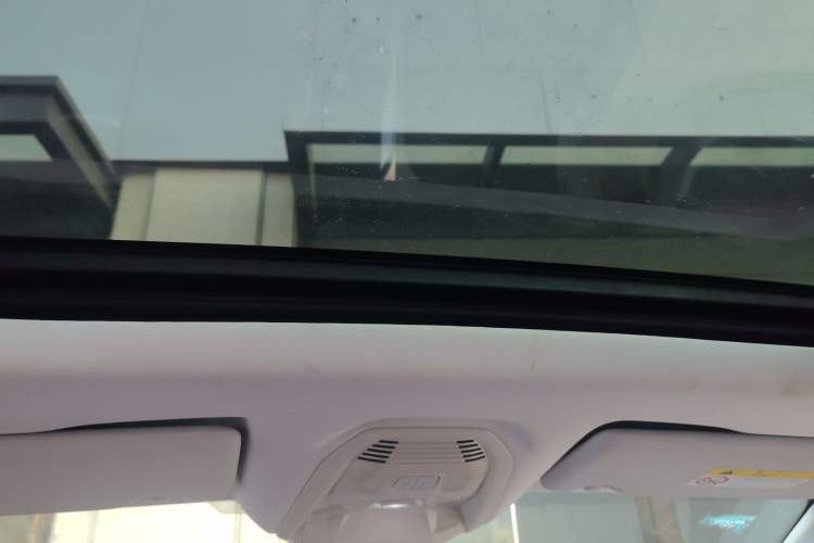 Used Peugeot 4008 2017 350THP Elite Edition Headliner