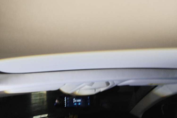 Used Peugeot 4008 2017 350THP Elite Edition Headliner