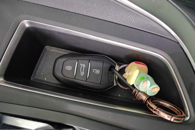Used Peugeot 4008 2017 350THP Elite Edition Interior 1