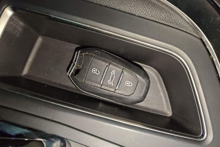 Used Peugeot 4008 2017 380THP Elite Edition Interior 1