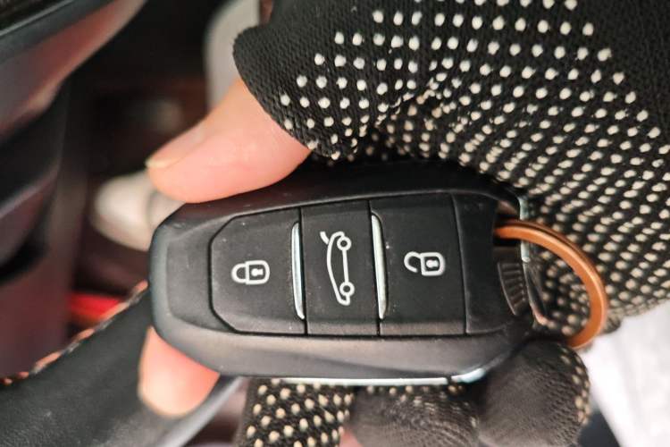 Used Peugeot 4008 2017 350THP Elite Edition Interior 1