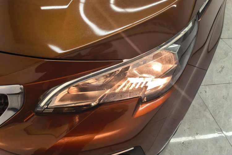 Used Peugeot 4008 2017 350THP Elite Edition Left Front Headlight