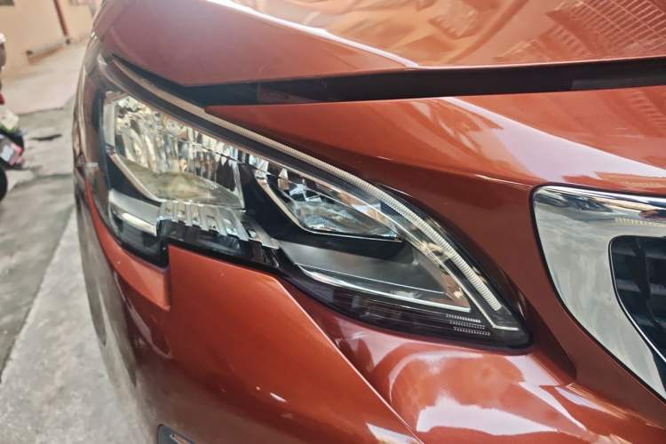 Used Peugeot 4008 2017 350THP Elite Edition Right Front Headlight