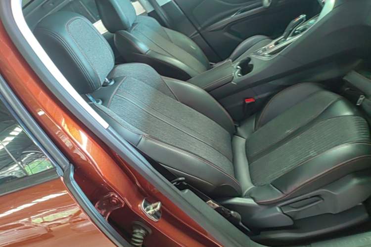 Used Peugeot 4008 2017 350THP Elite Edition Right Front Seat