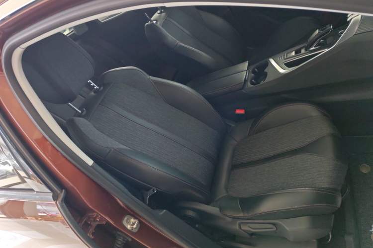 Used Peugeot 4008 2017 350THP Elite Edition Right Front Seat
