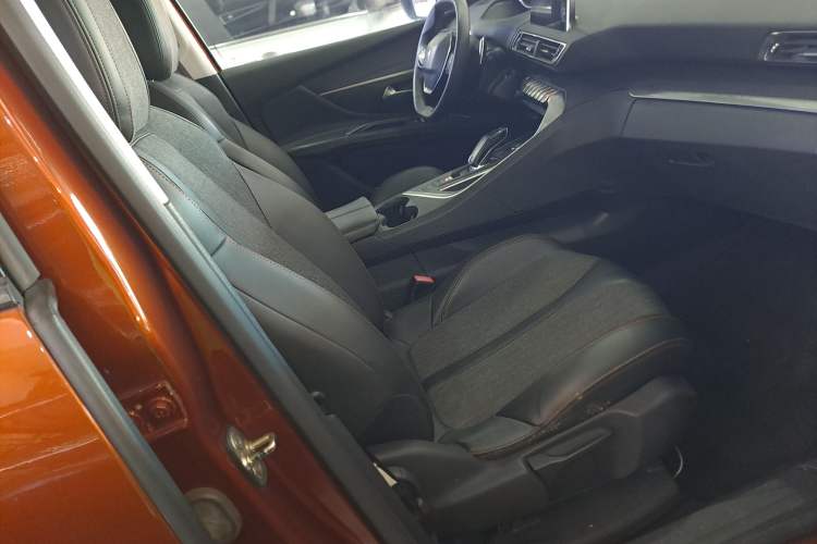 Used Peugeot 4008 2017 380THP Elite Edition Right Front Seat