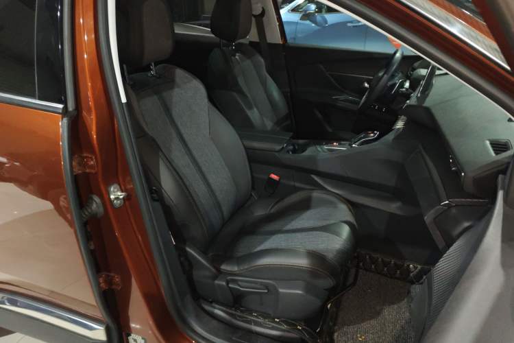 Used Peugeot 4008 2017 380THP Elite Edition Right Front Seat