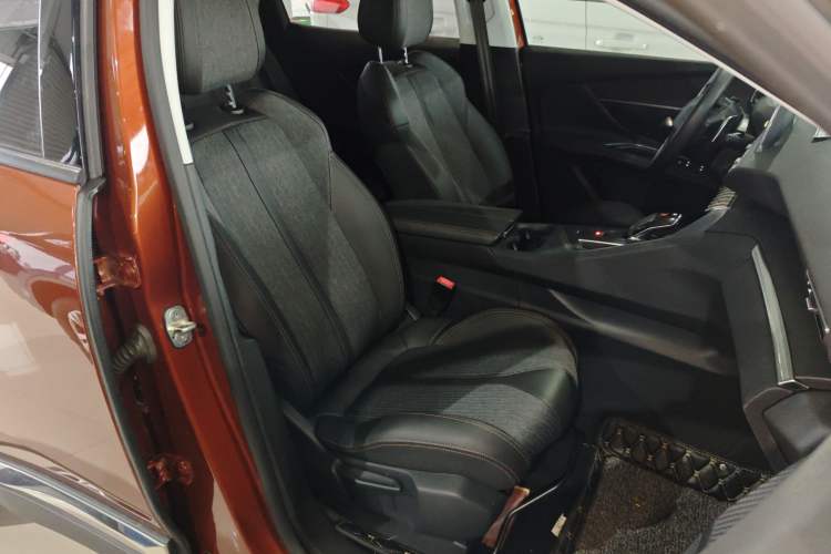 Used Peugeot 4008 2017 380THP Elite Edition Right Front Seat