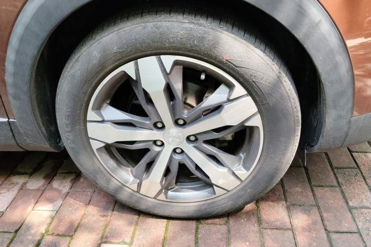 Used Peugeot 4008 2017 350THP Elite Edition Right Front Wheel Hub
