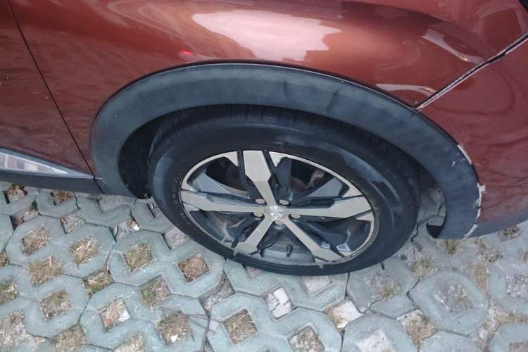 Used Peugeot 4008 2017 350THP Elite Edition Right Front Wheel Hub