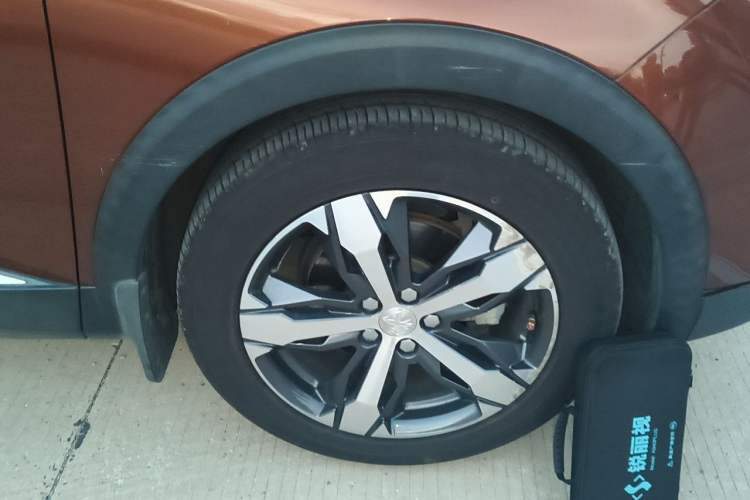 Used Peugeot 4008 2017 350THP Elite Edition Right Front Wheel Hub