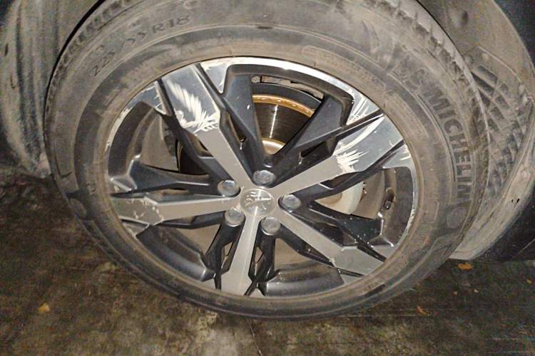 Used Peugeot 4008 2017 350THP Elite Edition Right Front Wheel Hub