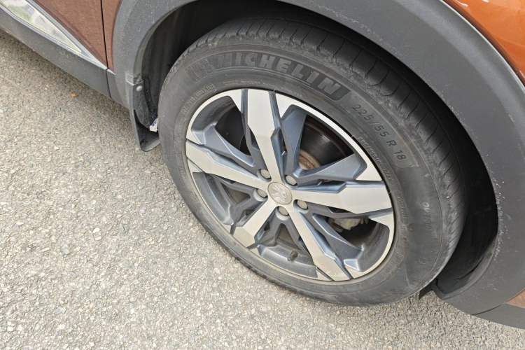 Used Peugeot 4008 2017 350THP Elite Edition Right Front Wheel Hub