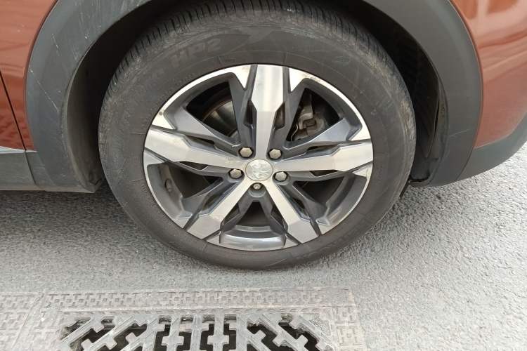 Used Peugeot 4008 2017 350THP Elite Edition Right Front Wheel Hub