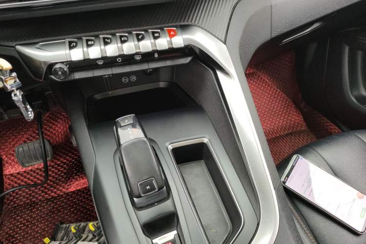 Used Peugeot 4008 2018 350THP Comfort Edition Gear Lever