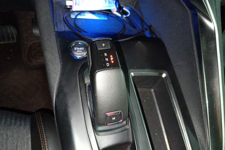Used Peugeot 4008 2018 350THP Elite Edition Gear Lever