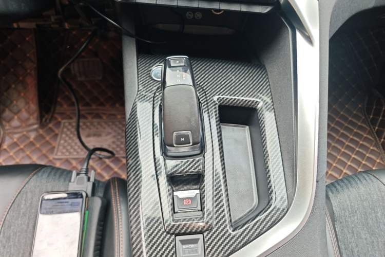 Used Peugeot 4008 2018 350THP Elite Edition Gear Lever