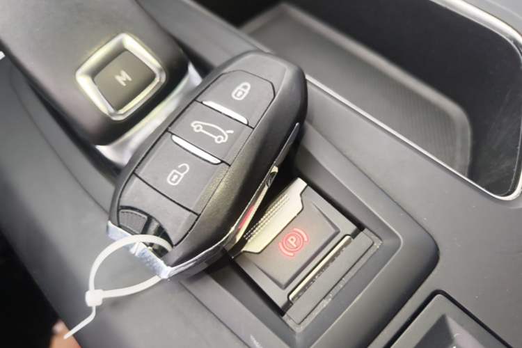 Used Peugeot 4008 2018 350THP Elite Edition Interior 1