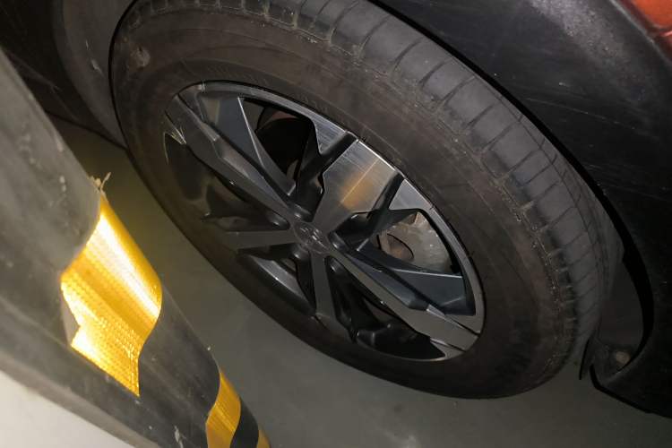 Used Peugeot 4008 2018 350THP Elite Edition Right Front Wheel Hub