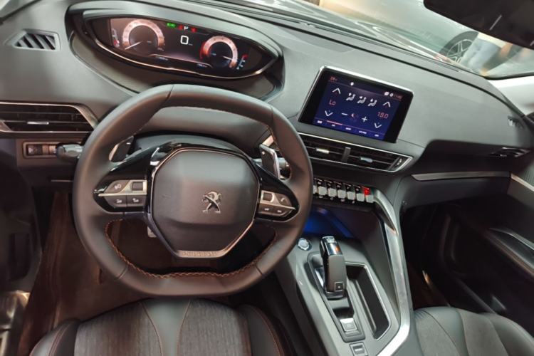 Used Peugeot 4008 2018 350THP Elite Edition Center Console