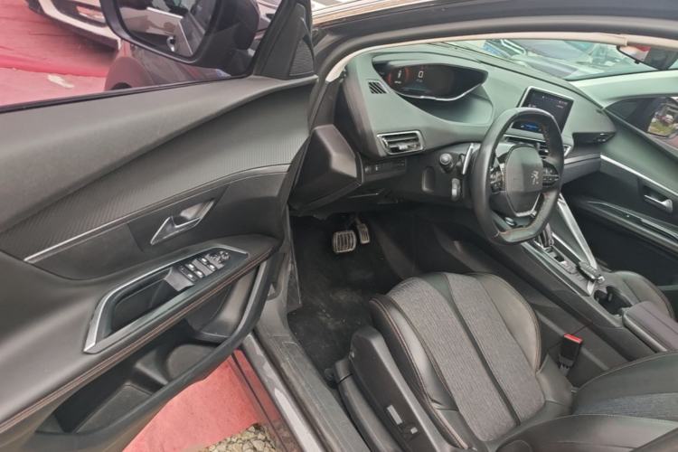 Used Peugeot 4008 2018 350THP Elite Edition Driver Seat