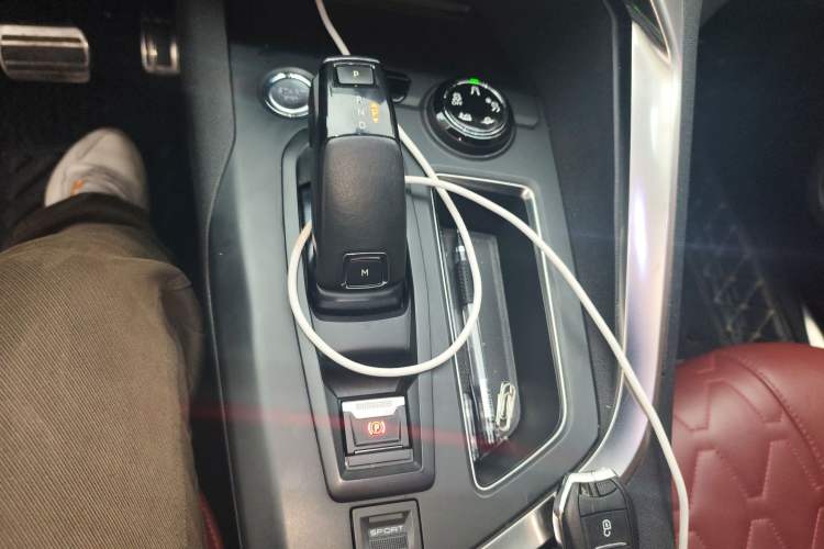 Used Peugeot 4008 2018 380THP Luxury GT Edition Gear Lever