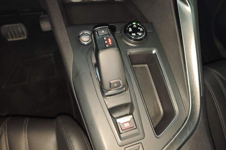 Used Peugeot 4008 2018 350THP Luxury Edition Gear Lever