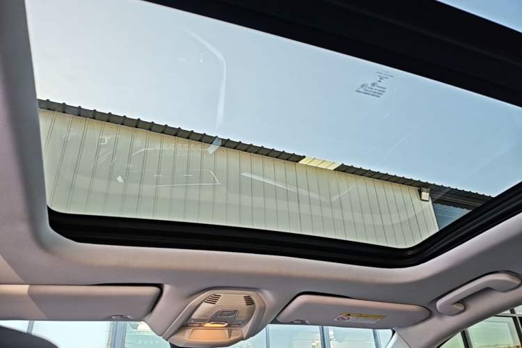 Used Peugeot 4008 2018 350THP Elite Edition Headliner