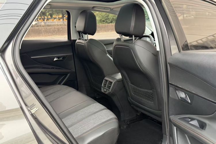 Used Peugeot 4008 2018 350THP Elite Edition Interior 10