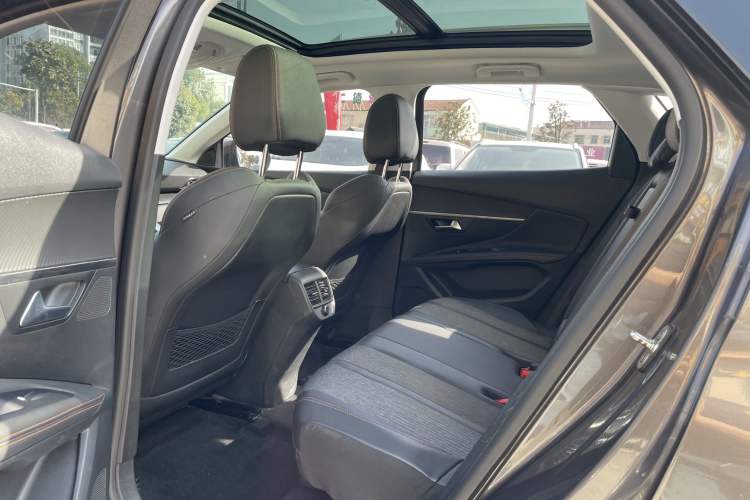 Used Peugeot 4008 2018 350THP Elite Edition Interior 3