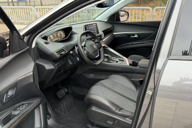 Used Peugeot 4008 2018 350THP Elite Edition Interior 5