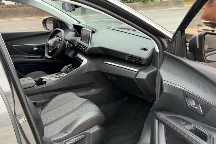 Used Peugeot 4008 2018 350THP Elite Edition Interior 9