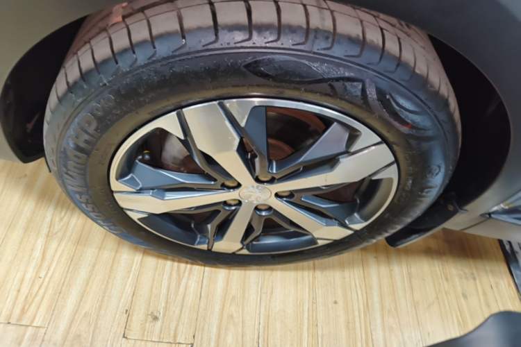 Used Peugeot 4008 2018 350THP Elite Edition Left Front Wheel Hub
