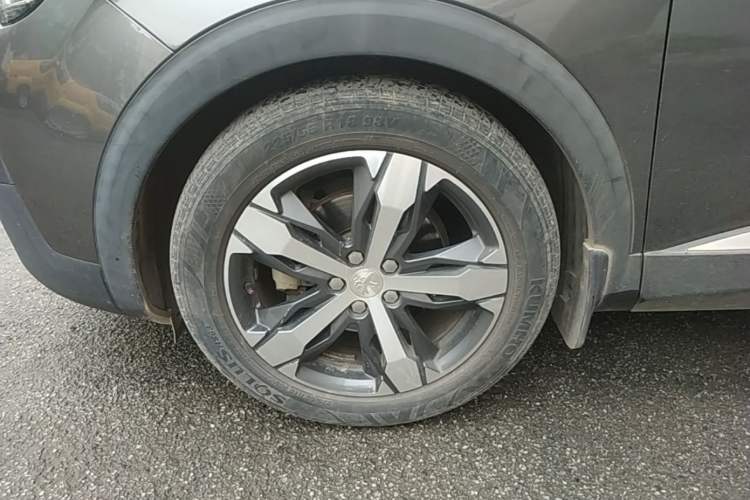 Used Peugeot 4008 2018 350THP Elite Edition Left Front Wheel Hub