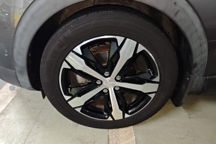 Used Peugeot 4008 2018 350THP Luxury Edition Left Front Wheel Hub