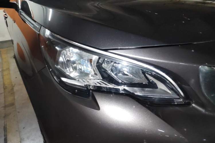 Used Peugeot 4008 2018 350THP Elite Edition Right Front Headlight