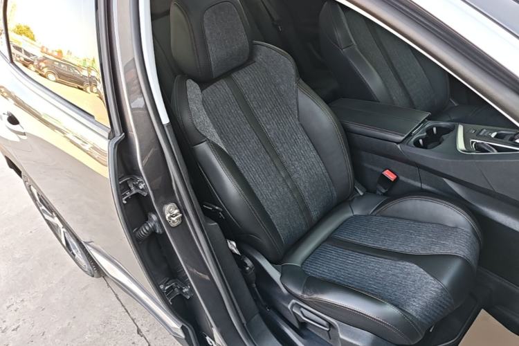 Used Peugeot 4008 2018 350THP Elite Edition Right Front Seat