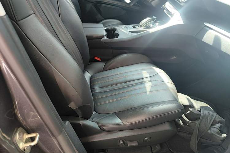Used Peugeot 4008 2018 350THP Elite Edition Right Front Seat