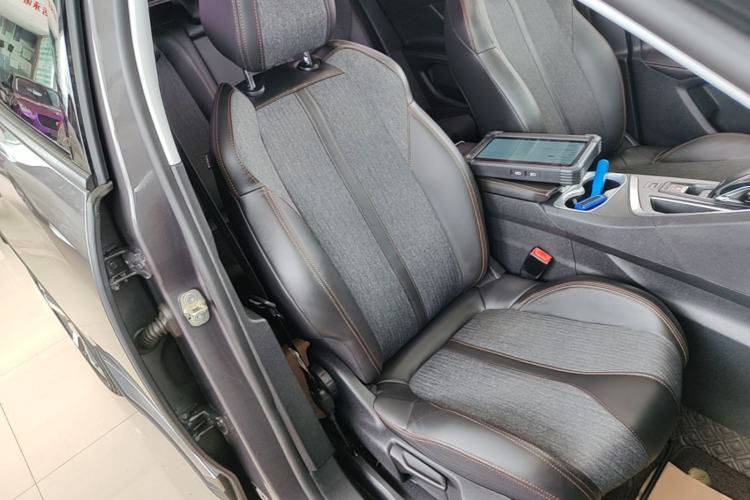 Used Peugeot 4008 2018 350THP Elite Edition Right Front Seat