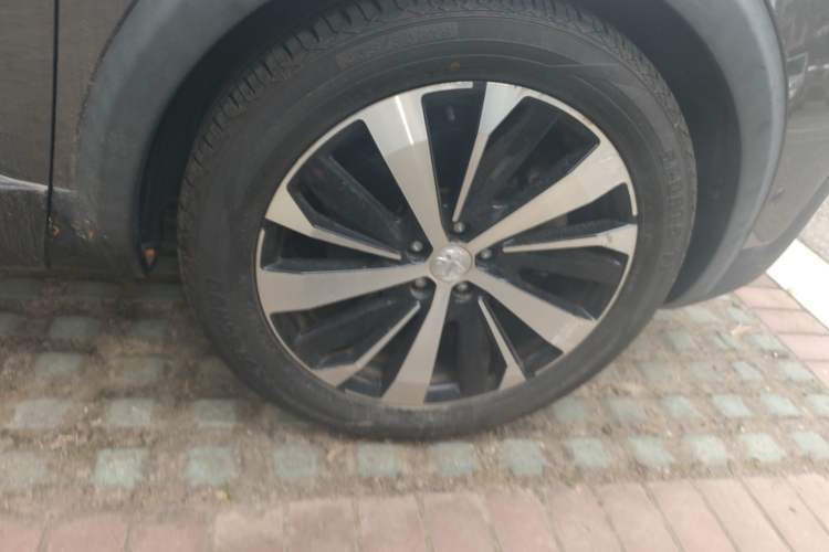 Used Peugeot 4008 2018 380THP Luxury GT Edition Right Front Wheel Hub