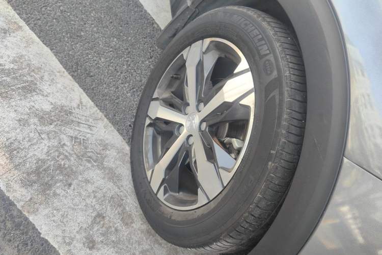 Used Peugeot 4008 2018 350THP Elite Edition Right Front Wheel Hub
