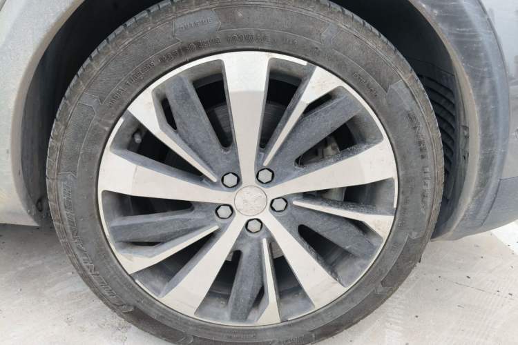 Used Peugeot 4008 2018 380THP Luxury GT Edition Right Front Wheel Hub