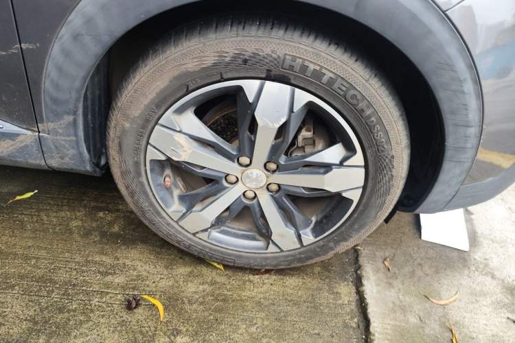 Used Peugeot 4008 2018 350THP Elite Edition Right Front Wheel Hub