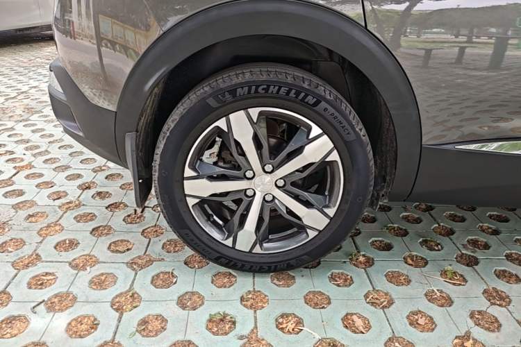 Used Peugeot 4008 2018 350THP Elite Edition Right Rear Wheel Hub