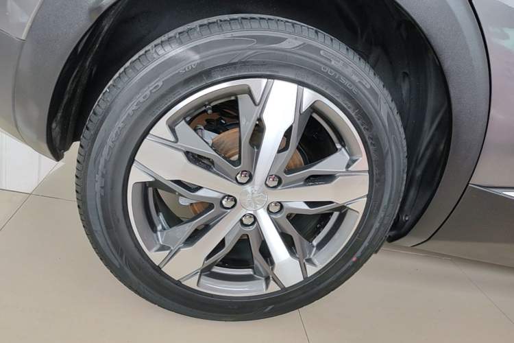 Used Peugeot 4008 2018 350THP Elite Edition Right Rear Wheel Hub