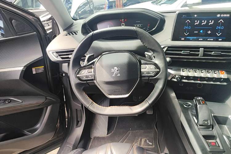 Used Peugeot 4008 2018 350THP Elite Edition Steering Wheel