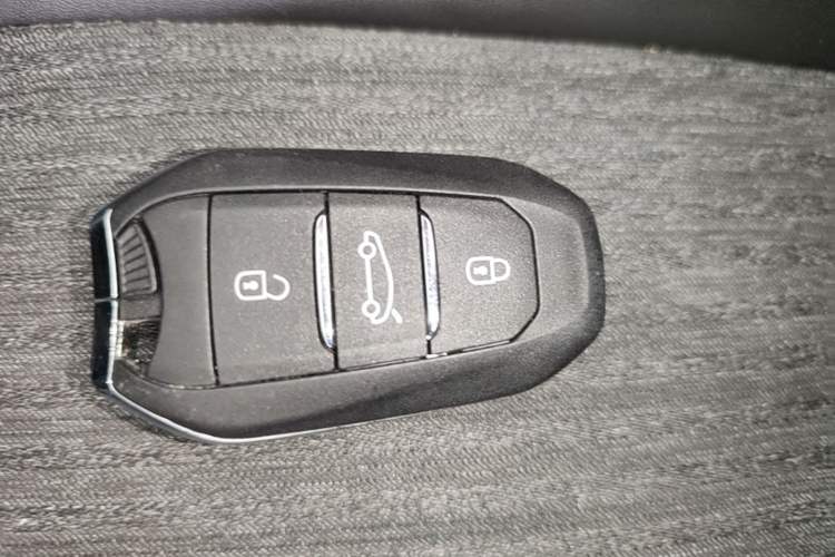 Used Peugeot 4008 2018 350THP Elite Edition Vehicle Key